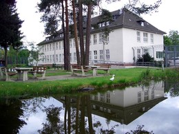 Blick auf den Freistundenhof der Pflegeabteilung