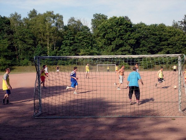 Sport der Gefangenen auf dem Sportplatz