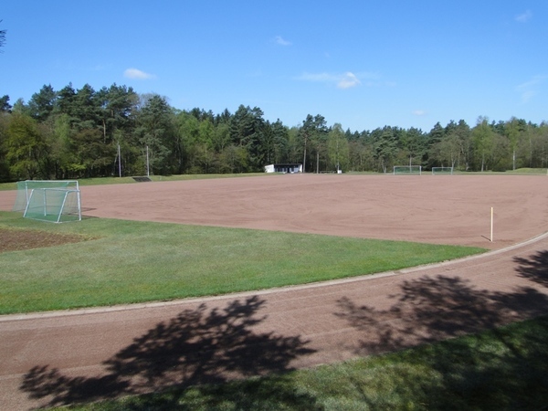 Sportplatz mit Sportheim