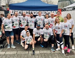 Gruppenbild der Teilnehmer amOsterlauf.